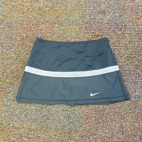 Nike Pants - Nike sportswear women’s size Small gray athletic tennis / golf skort